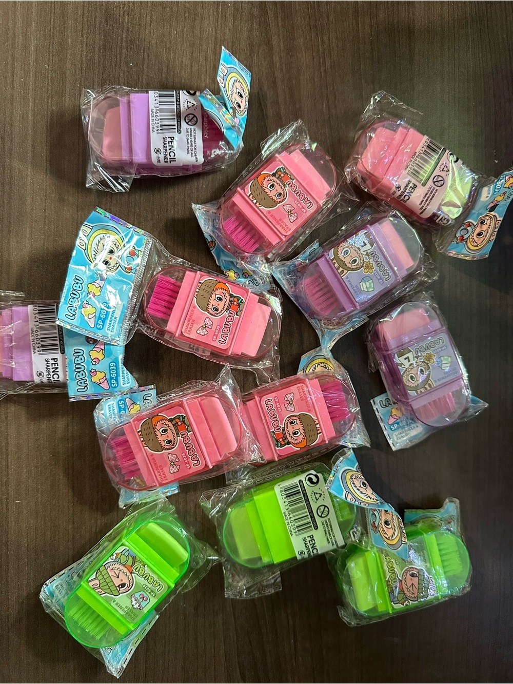 12 labubu erasers